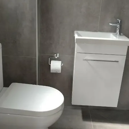 Sea Breeze Apts Sleeps 6 Apartament Larnaca